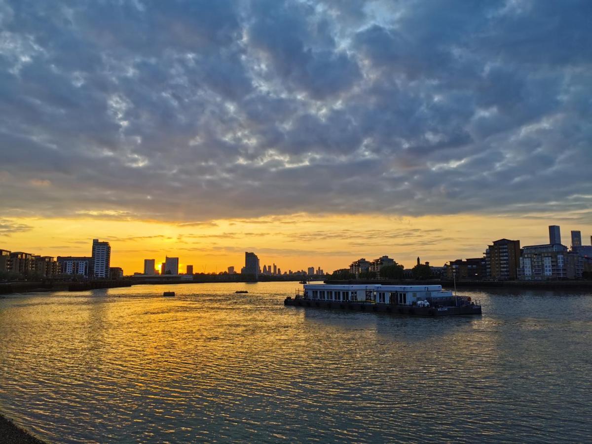 Homestay Room With Stunning Thames River View London Exterior foto